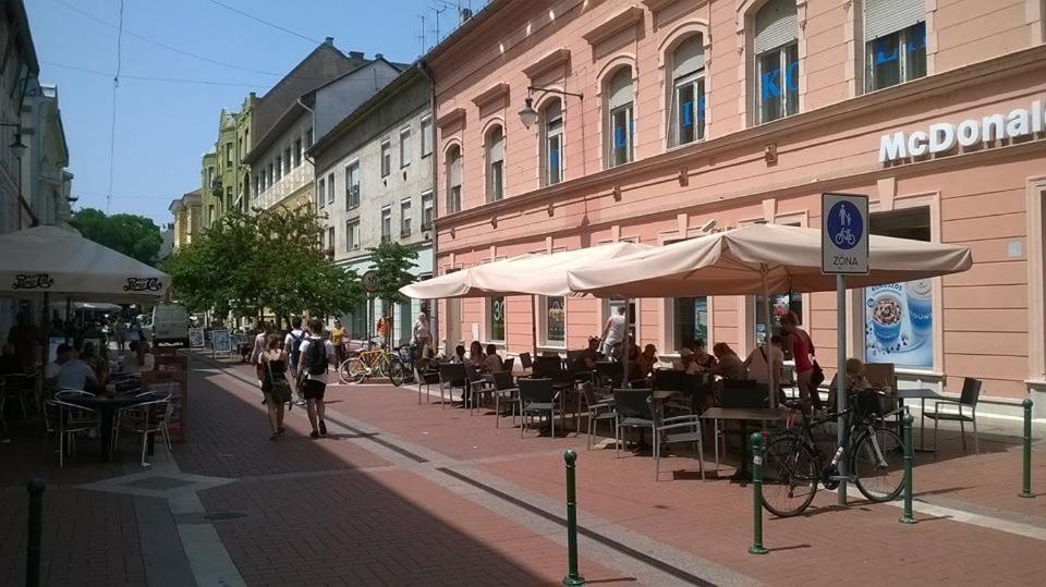 Sarahome4 Center Szeged Exterior foto
